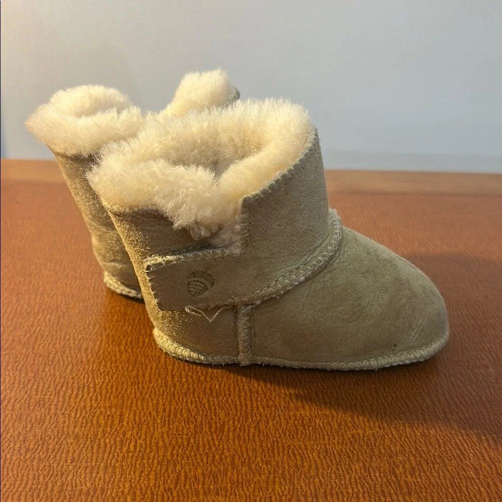 Acorn Cozy Tan Suede‎ Baby Booties